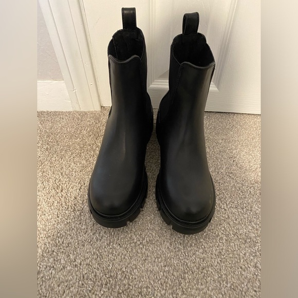Steve Madden Chelsea winter boots - Picture 1 of 6